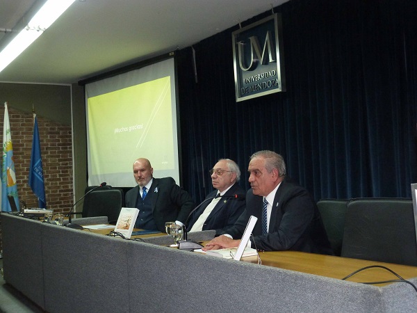 Presentaron en el seno de la RADU el libro “El resurgir de la Argentina”
